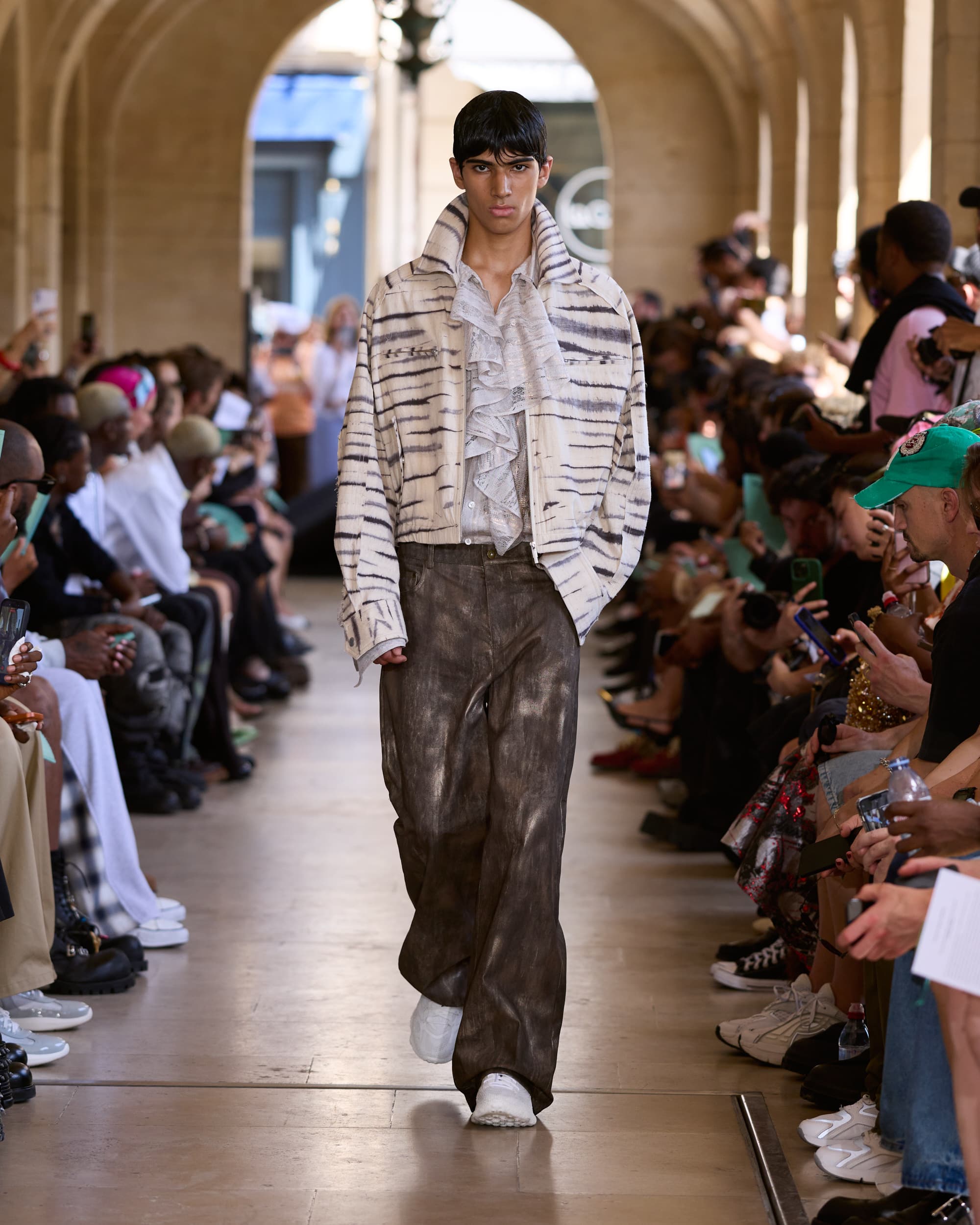 Feng Chen Wang SS27  - Media 552